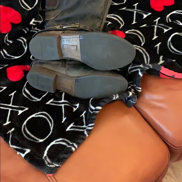 Boots - Picture 4 of 4